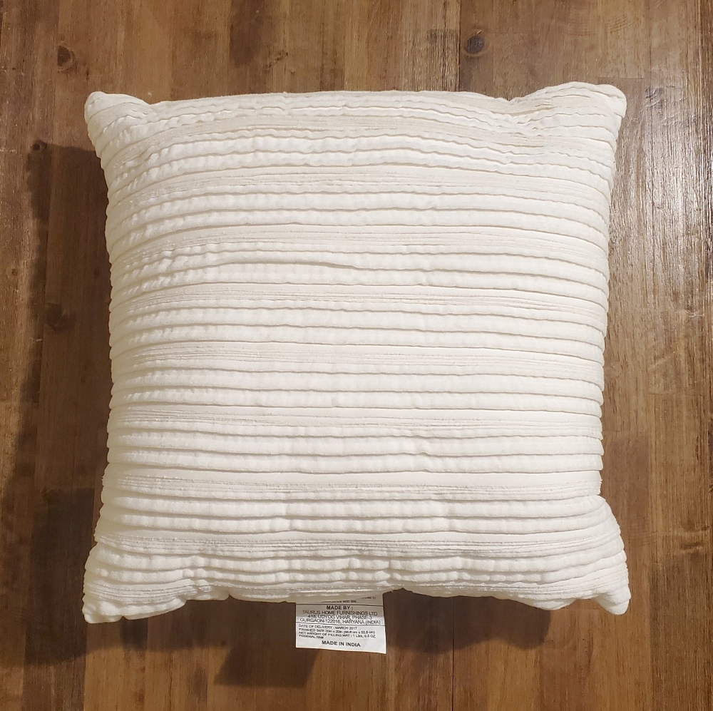 NWT Pretty THRESHOLD Ivory Cream Soft Velvet Pleated Decorative Throw Pillow